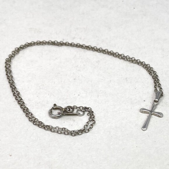 Sterling Silver Cross Necklace Stamped 925 Christianity Spiritual Religion - Picture 1 of 7